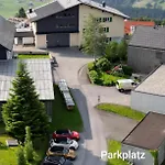 Bilgeri Pensión 3*